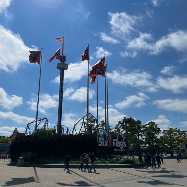 Photo taken at Six Flags Great America by Kevin J. on 9/24/2022