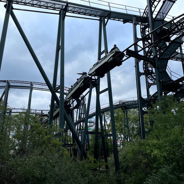 Whizzer Six Flags
