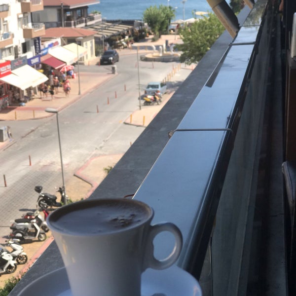 Das Foto wurde bei Lynch Cafe&amp;Bar von Fatoş İ. am 9/7/2019 aufgenommen