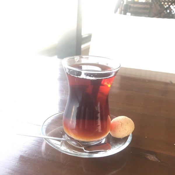 รูปภาพถ่ายที่ Lynch Cafe&amp;Bar โดย Fatoş İ. เมื่อ 8/21/2019