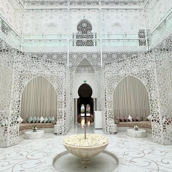 Foto diambil di Royal Mansour, Marrakech oleh K.A.A pada 9/15/2022