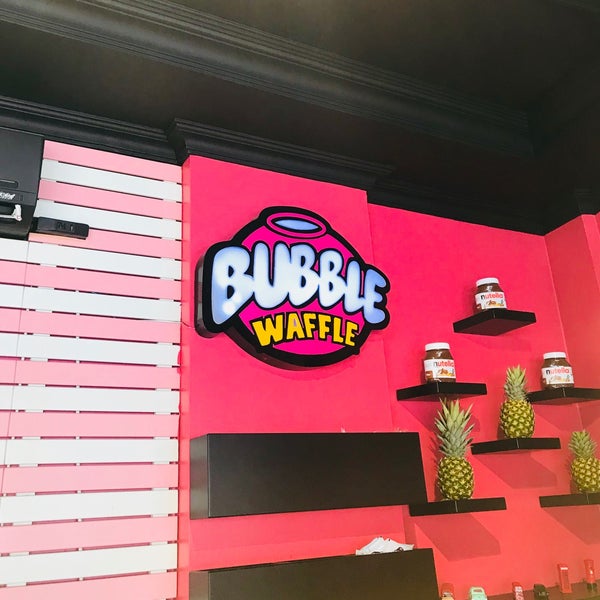 Photo taken at Bubble Waffle by Barış A. on 5/6/2018
