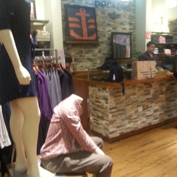 Fotos en Dockers - Tienda de ropa en Monterrey