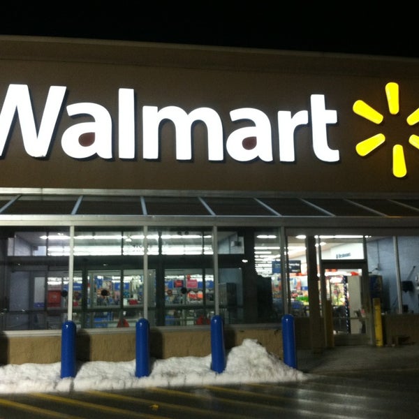 Walmart Norwich'de Hipermarket