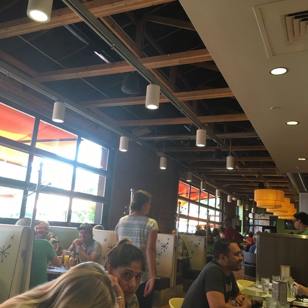 Photo taken at Snooze, an A.M. Eatery by John L. on 10/14/2018