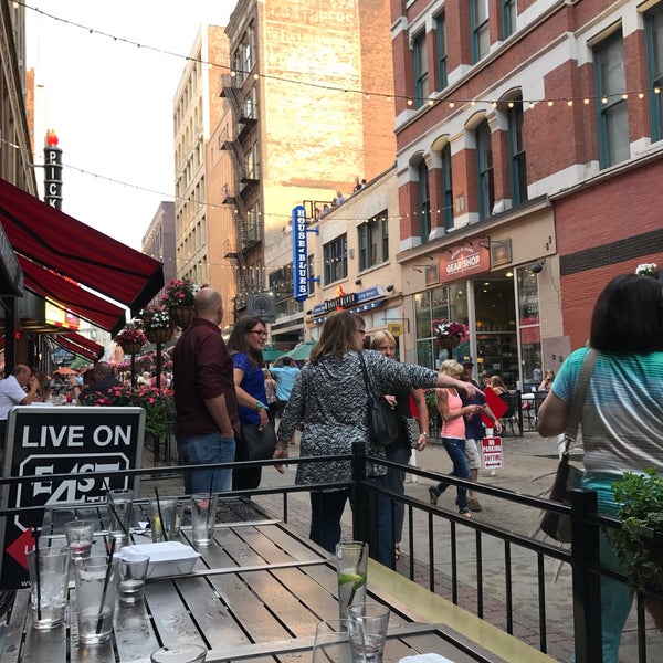 Das Foto wurde bei The Corner Alley Downtown von Kathleen B. am 7/14/2017 aufgenommen