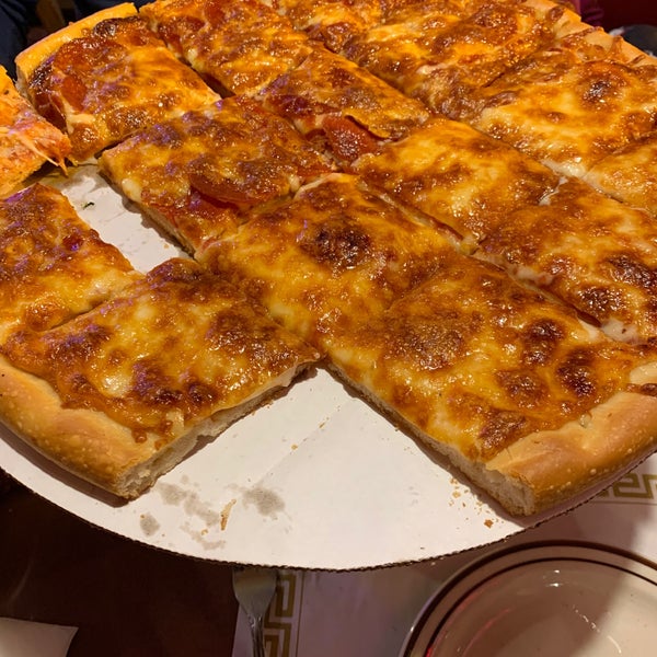 Foto tirada no(a) Park Lane Pizza por Kathleen B. em 1/31/2020