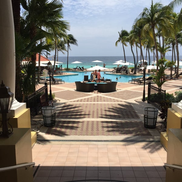 Foto diambil di Curaçao Marriott Beach Resort &amp; Emerald Casino oleh Gabriella H. pada 9/12/2015