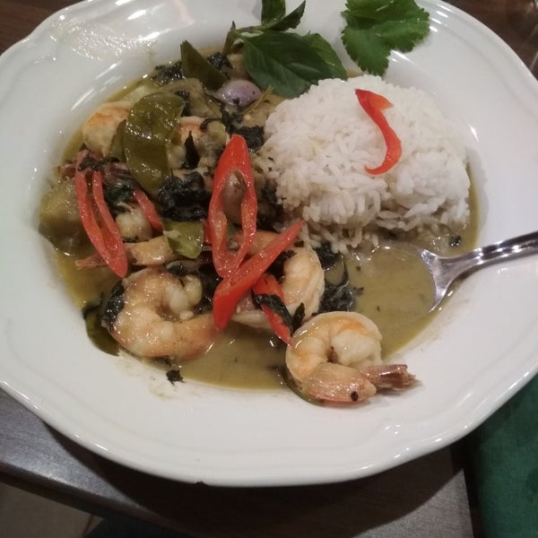 Good green curry but I came here 'cos I've heard a lot of good things about this place and now I'm not very satisfied after my visit because I expected much better. Maybe I should have order sth else.
