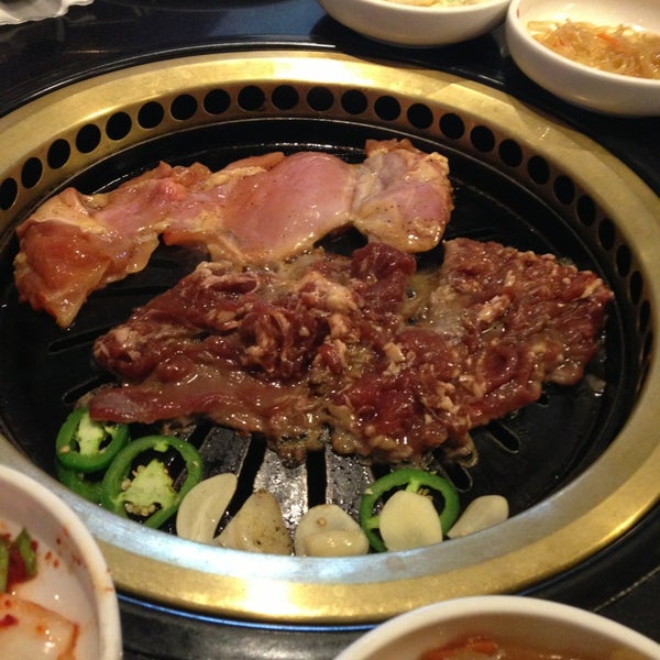 Снимок сделан в Beque Korean Grill пользователем Dayse B. 7/29/2013