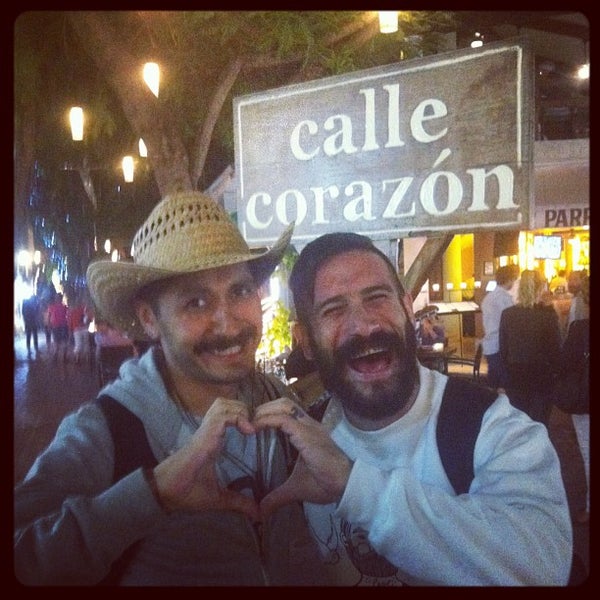 Photo taken at Calle Corazón by Tom Pipol E. on 3/27/2013