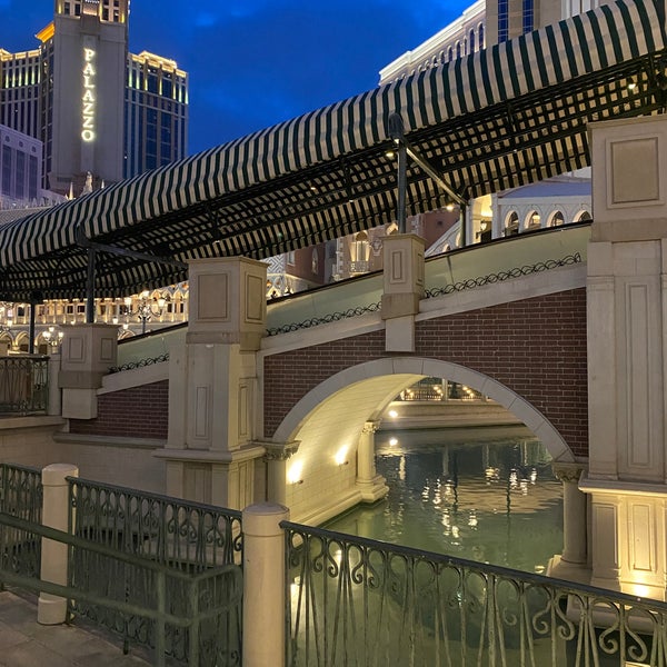 รูปภาพถ่ายที่ The Venetian Resort Las Vegas โดย Manon V. เมื่อ 12/20/2023