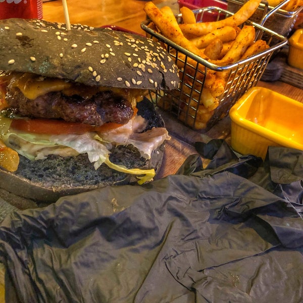 1/5/2020 tarihinde Mehmet G.ziyaretçi tarafından Burger Sound Grill Steaks'de çekilen fotoğraf