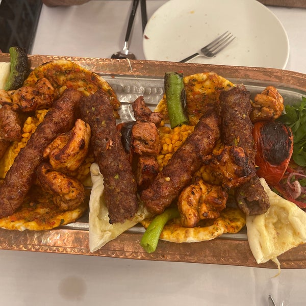 Photo taken at Al Madina Restaurant by Ra 🌸 on 11/10/2022