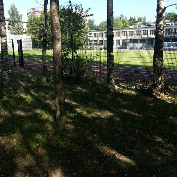 Ул. Школа 176 санкт-петербург. Ушинского 7 новокузнецк организации. Ул. Школа 176 калининского района.