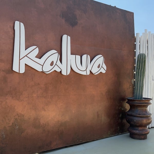 รูปภาพถ่ายที่ Kalua โดย Abdulaziz เมื่อ 8/24/2023