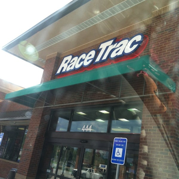 Foto tomada en RaceTrac  por Katie B. el 9/8/2013