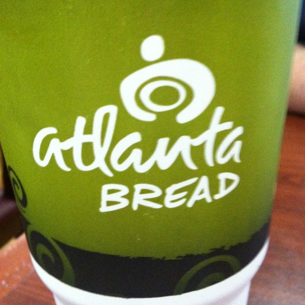 Foto tomada en Atlanta Bread Company  por Katie B. el 8/16/2013