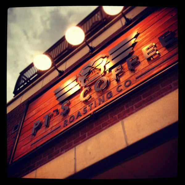 6/28/2013にJeff T.がPT&#39;s Coffee @ College Hillで撮った写真