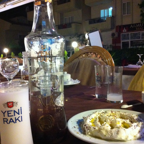 รูปภาพถ่ายที่ Ege BBQ Kasap Ülkü โดย Ozkan B. เมื่อ 5/11/2013
