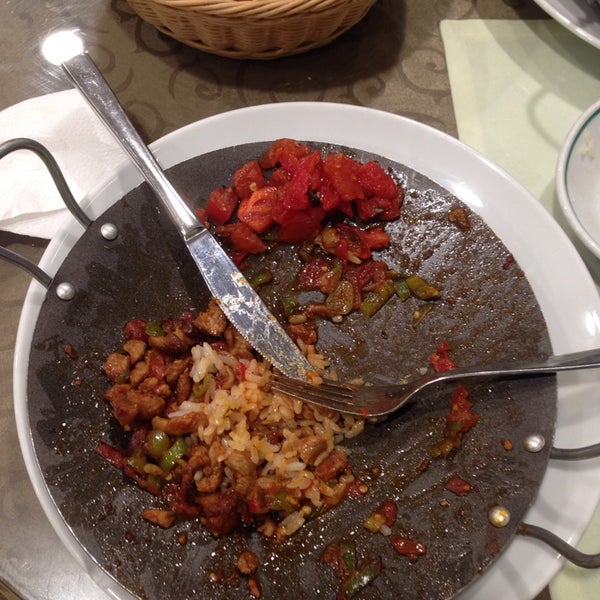 Das Foto wurde bei Mevlana Restaurant von Rafli Y. am 6/11/2014 aufgenommen