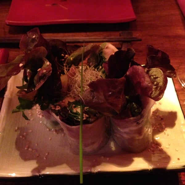 6/1/2013 tarihinde Casual D.ziyaretçi tarafından Kynoto Sushi Bar'de çekilen fotoğraf