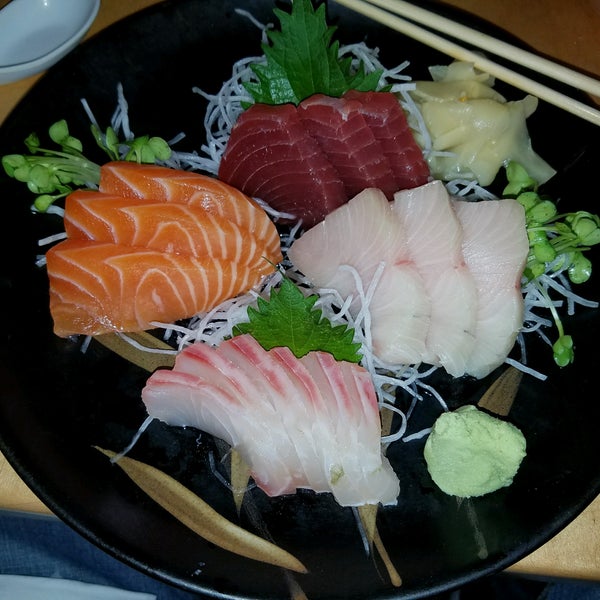 Photo taken at Maru Sushi by Hugh L. on 10/9/2016