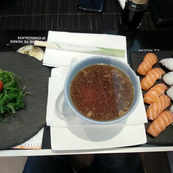 4/26/2014 tarihinde Sergey B.ziyaretçi tarafından Sushi Store Express'de çekilen fotoğraf
