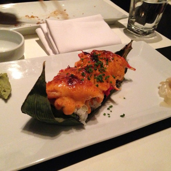รูปภาพถ่ายที่ Hama Sushi โดย Chris K. เมื่อ 1/28/2013