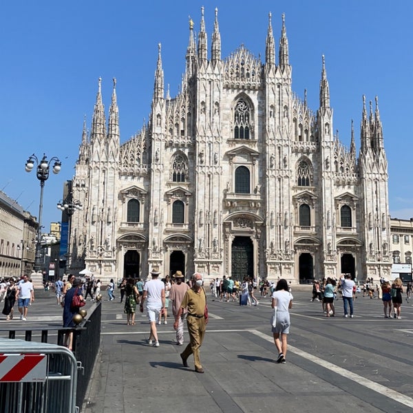 Photo taken at Piazza del Duomo by Big Dhom on 7/25/2022