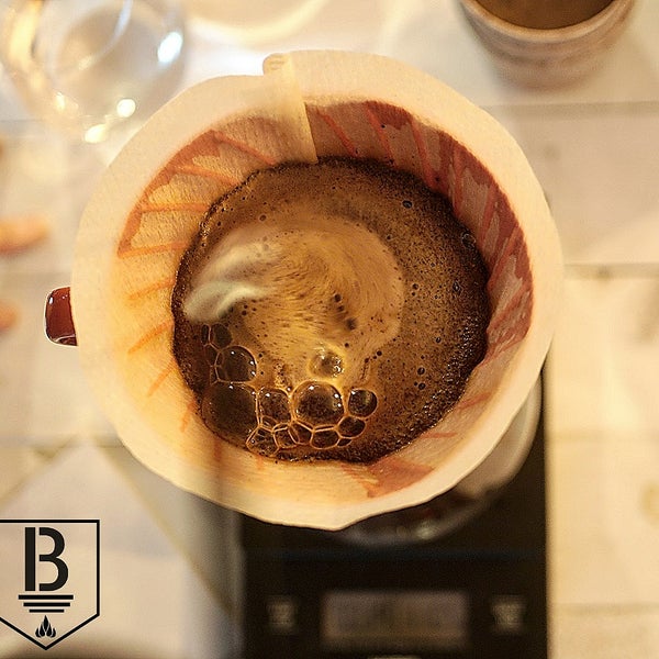 🌼 BLOOM YA MONDAY 🌼 HARIO #V60 Delivering a perfectly balanced brew to start your week 🤘... BEAT IT 👊💛 #pourover #specialtycoffee #organiccoffee #fairlytraded #coffeelovers #dripcoffee #v60cofee