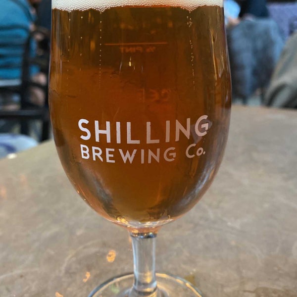 Foto tirada no(a) Shilling Brewing Co. por Jennifer D. em 8/27/2021