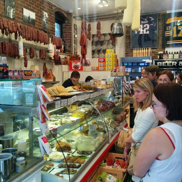 9/21/2014 tarihinde Philip L.ziyaretçi tarafından Monica&#39;s Mercato'de çekilen fotoğraf