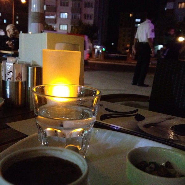 รูปภาพถ่ายที่ Lila&#39;s Cafe โดย Şafak K. เมื่อ 9/19/2013