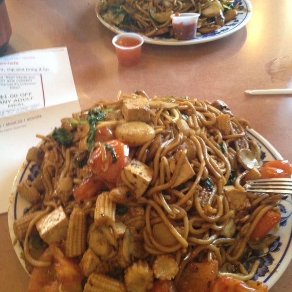 Photo taken at Stir Fresh Mongolian Grill by Wendy H. on 11/13/2013