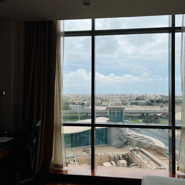 Photo taken at Fraser Suites Seef Bahrain by R🦂 on 7/28/2022
