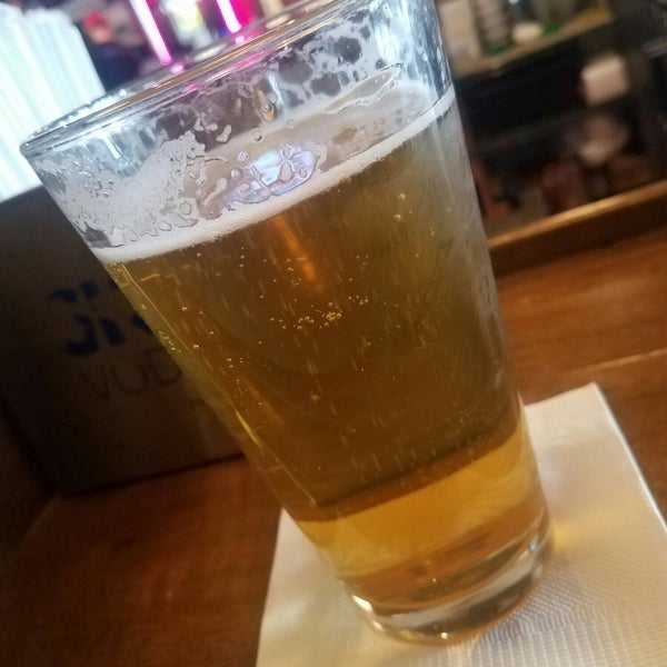 Photo taken at Ashley&#39;s Beer &amp; Grill of Westland by Steve C. on 6/21/2018