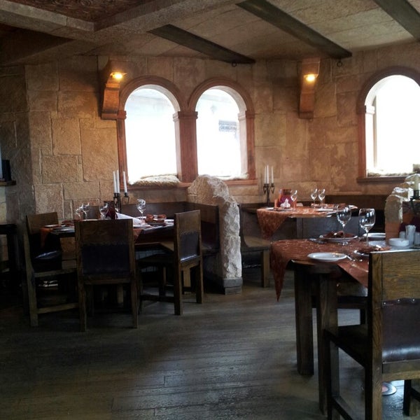 6/15/2013 tarihinde Violetta M.ziyaretçi tarafından Амроц на Передовиков, ресторан'de çekilen fotoğraf