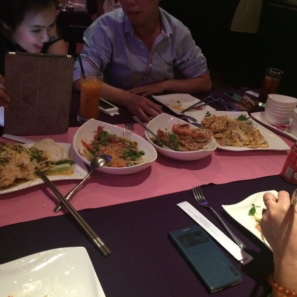 11/22/2014にBinh P.がKoh Thai Restaurant &amp; Loungeで撮った写真