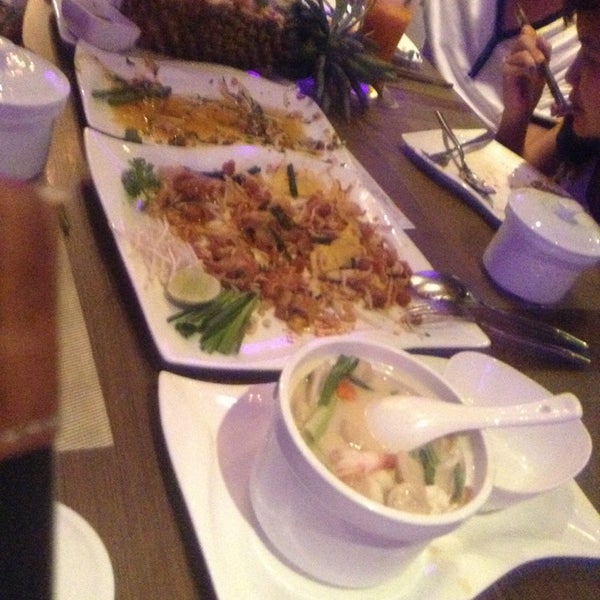 11/10/2013にBinh P.がKoh Thai Restaurant &amp; Loungeで撮った写真