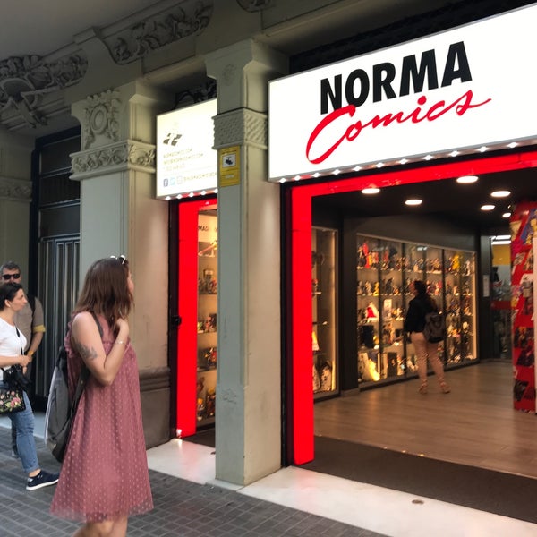 รูปภาพถ่ายที่ Norma Cómics โดย Arthur C. เมื่อ 5/31/2018