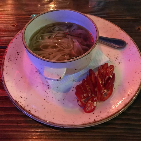 Суп Фо Бо не советую, если любите вкусную вьетнамскую еду.