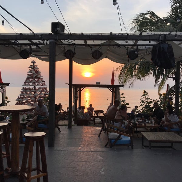 Photo taken at Sunset Beach Bar &amp; Restaurant by Arthur C. on 1/11/2019