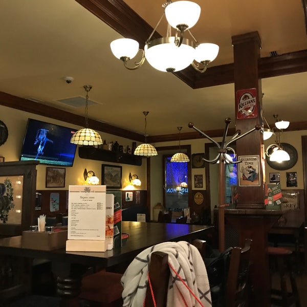 Три бочки бар. Three tuns pub. Владимир артамонов three tuns pub. Паб метро белорусская. Владимир артамонов three tuns pub.