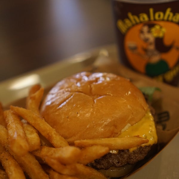 9/3/2019 tarihinde きほこziyaretçi tarafından Mahaloha Burger'de çekilen fotoğraf