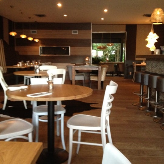 9/17/2012 tarihinde Richard D.ziyaretçi tarafından Restaurant Parck'de çekilen fotoğraf