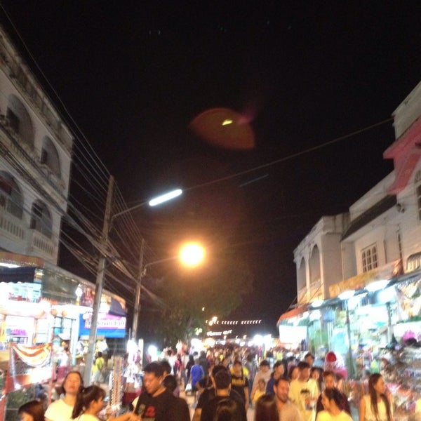 Night Market Sukhothai ตลาดโต้รุ่งสุโขทัย