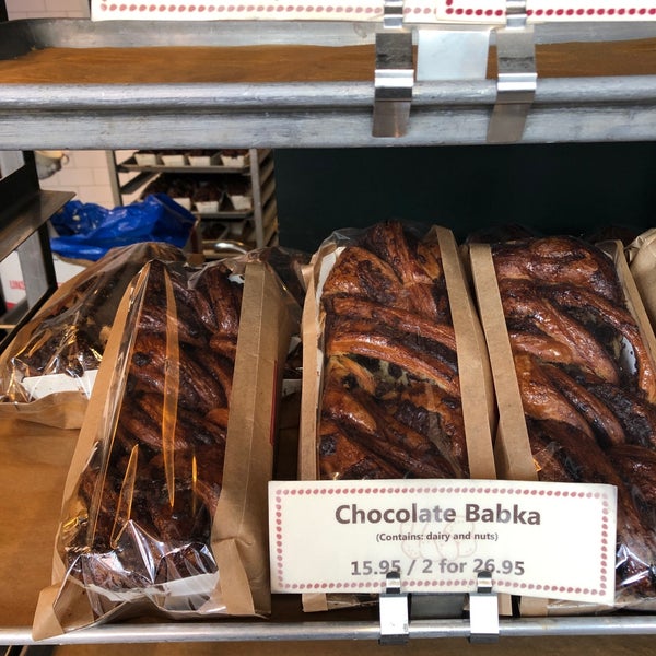 Foto scattata a Breads Bakery da Jacquelin H. il 3/27/2022