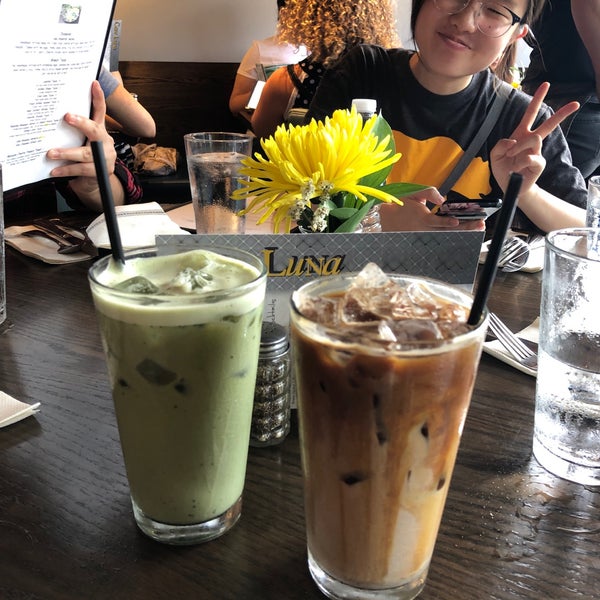 6/29/2019 tarihinde Jacquelin H.ziyaretçi tarafından Cafe Luna'de çekilen fotoğraf