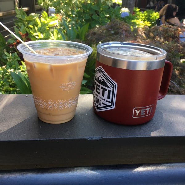 Foto tirada no(a) Peet&#39;s Coffee &amp; Tea por Jane L. em 7/16/2019